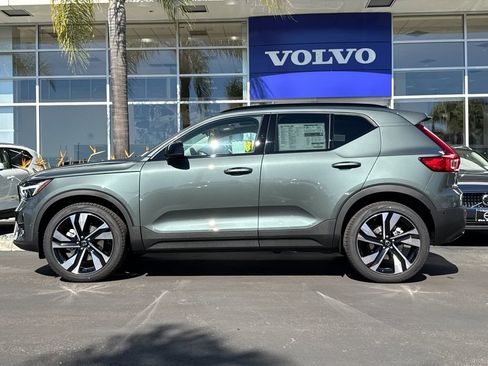 New 2026 Volvo XC40 B5 Ultra image 2