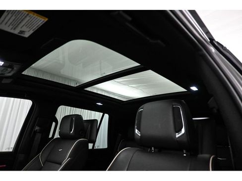 Used 2021 Cadillac Escalade Premium Luxury AWD/4WD image 40