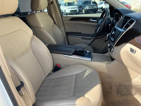 Used 2014 Mercedes-Benz GL 450 4MATIC image 11