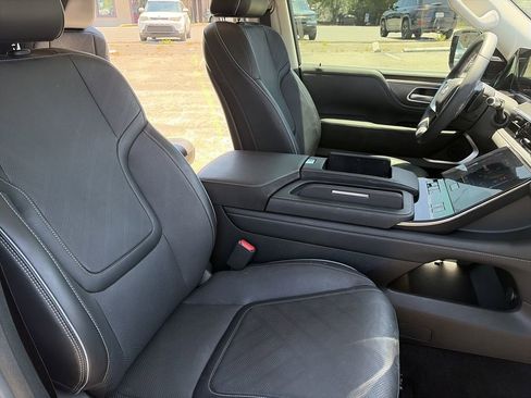 Used 2025 INFINITI QX80 Luxe RWD image 34