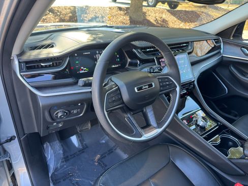 Used 2022 Jeep Grand Cherokee Limited 4xe image 25