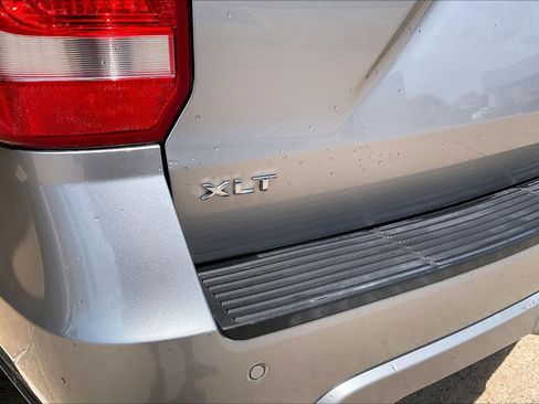 Used 2020 Ford Expedition XLT w/ Equipment Group 202A RWD image 11