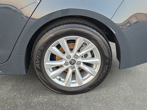 Used 2025 Toyota Corolla XLE image 32