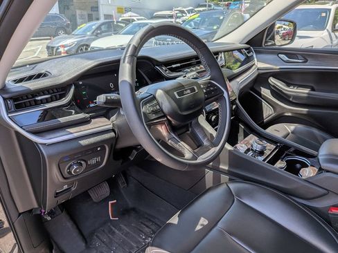 Used 2023 Jeep Grand Cherokee 4WD 4xe image 14