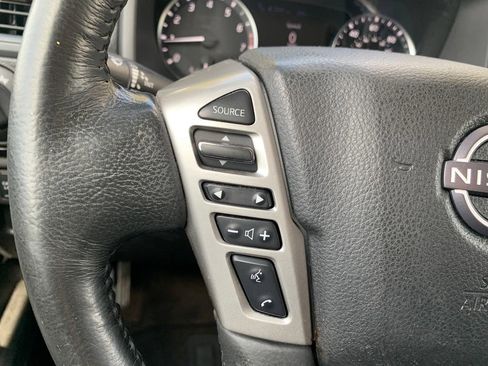 Used 2023 Nissan Titan SV w/ SV Convenience Package image 12