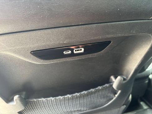 Used 2025 Chrysler Pacifica Limited FWD image 24
