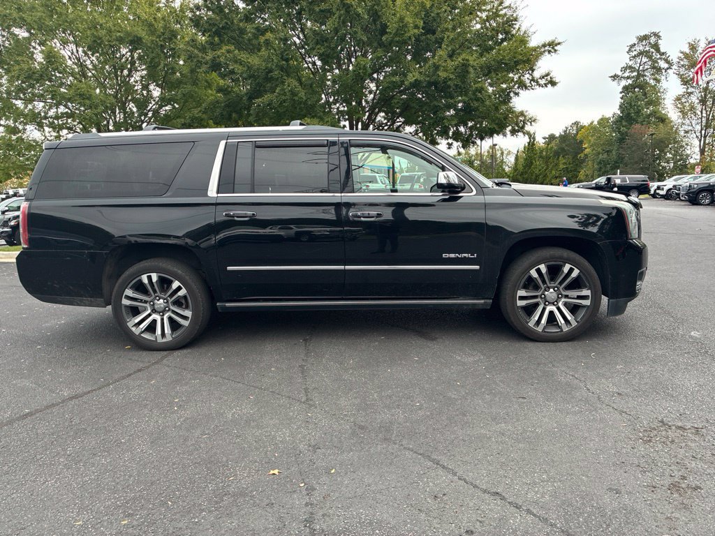 Used 2017 GMC Yukon XL Denali w/ Open Road Package AWD/4WD image 4