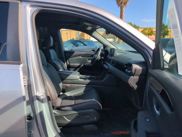 Used 2025 Honda Pilot TrailSport image 30