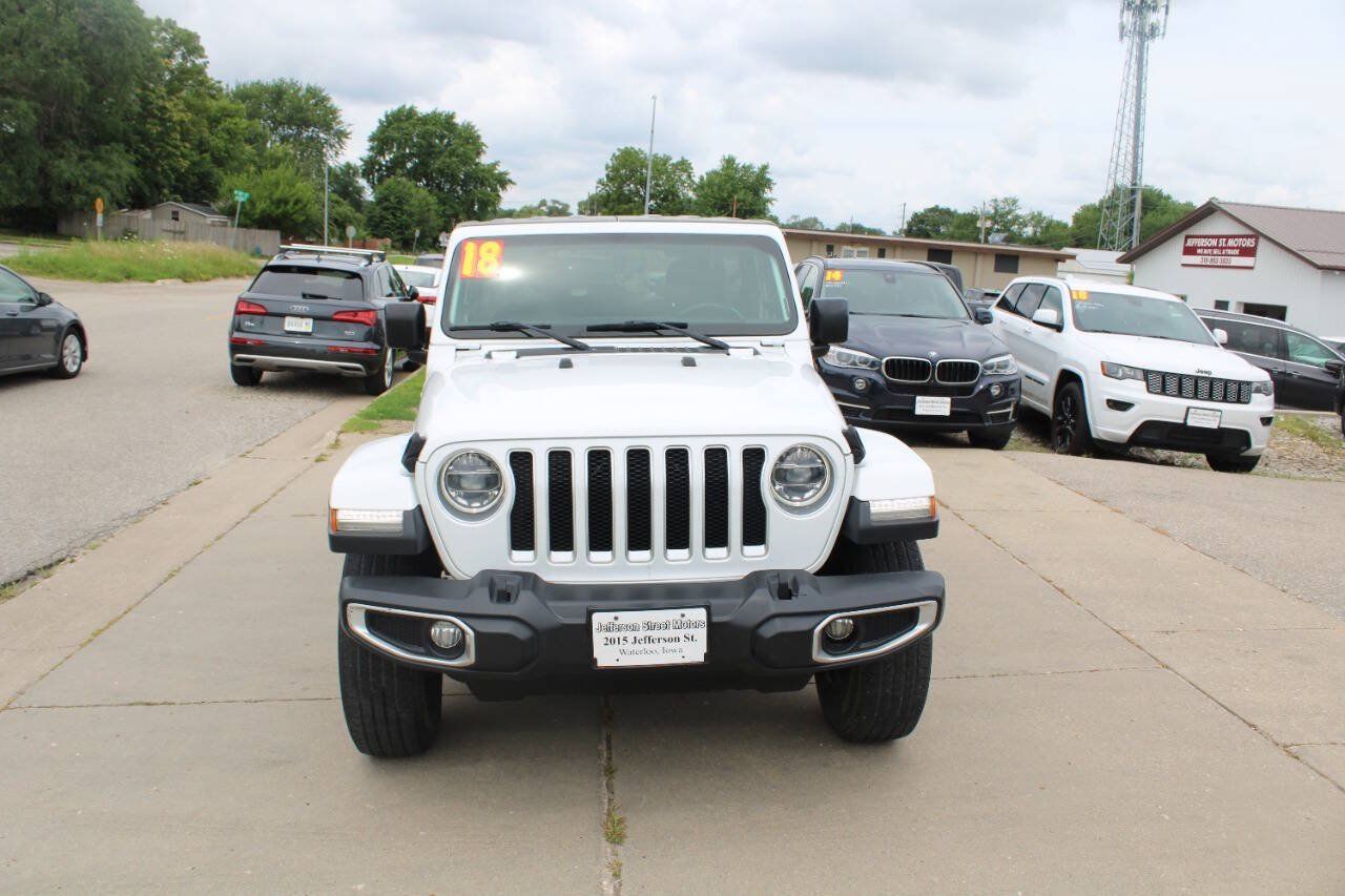 Used 2018 Jeep Wrangler Unlimited Sahara w/ Uconnect 4C Nav & Sound Group AWD/4WD image 4