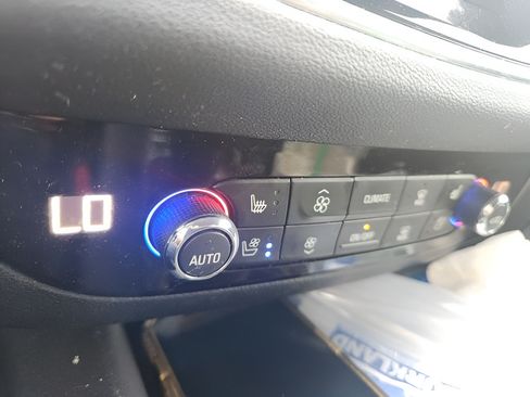 Used 2020 Buick Enclave Avenir w/ Avenir Technology Package AWD/4WD image 12