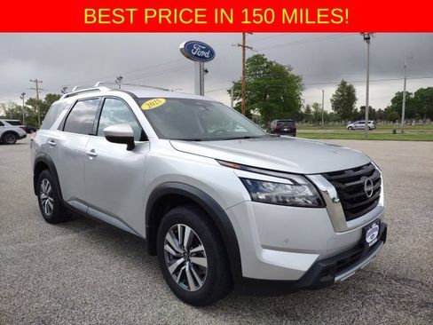 Used 2025 Nissan Pathfinder SL AWD/4WD image 7