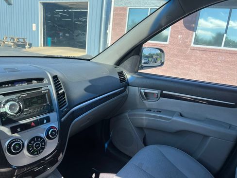 Used 2008 Hyundai Santa Fe GLS FWD image 9