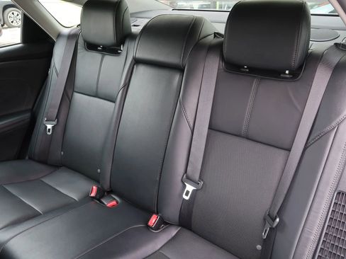 Used 2018 Toyota Avalon Limited image 21