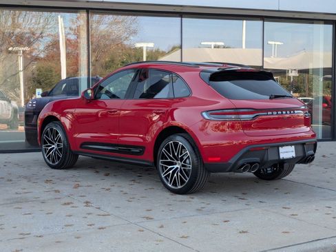 New 2026 Porsche Macan image 3