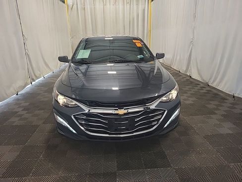 Used 2019 Chevrolet Malibu LT FWD image 2