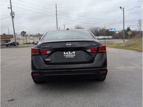 Used 2024 Nissan Altima 2.5 SV image 4