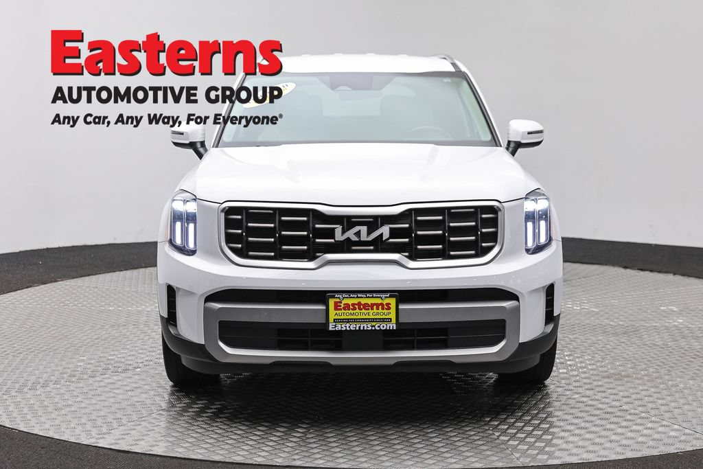 Used 2023 Kia Telluride S FWD image 3