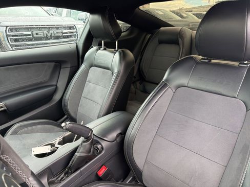 Used 2019 Ford Mustang Shelby GT350 w/ Technology Package image 31