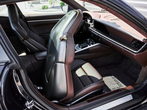 Used 2020 Porsche 911 Carrera 4S w/ Premium Package AWD/4WD image 40
