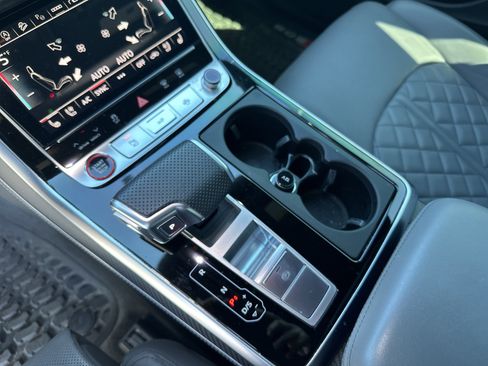 Used 2024 Audi SQ8 Prestige w/ Prestige Package image 25