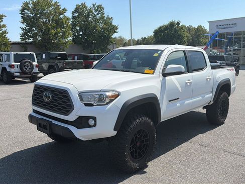 Used 2021 Toyota Tacoma TRD Off-Road w/ Technology Package AWD/4WD image 1