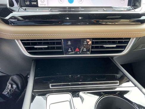 New 2026 Volkswagen Atlas Cross Sport SE FWD image 28