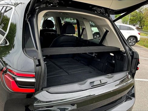 Used 2023 BMW X7 xDrive40i w/ Premium Package AWD/4WD image 37