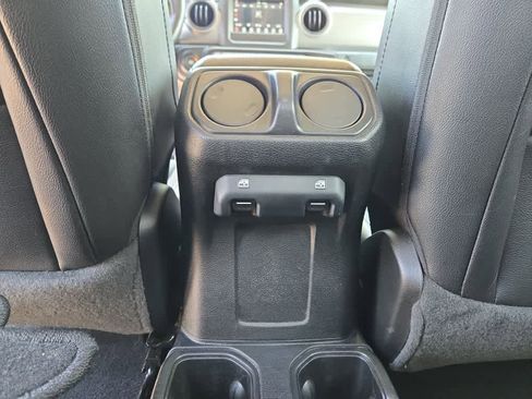 Used 2021 Jeep Gladiator Sport image 40