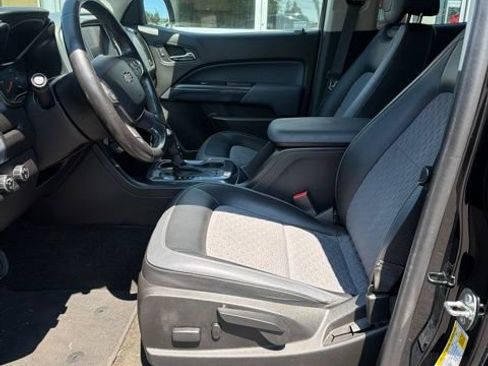 Used 2015 Chevrolet Colorado Z71 AWD/4WD image 4