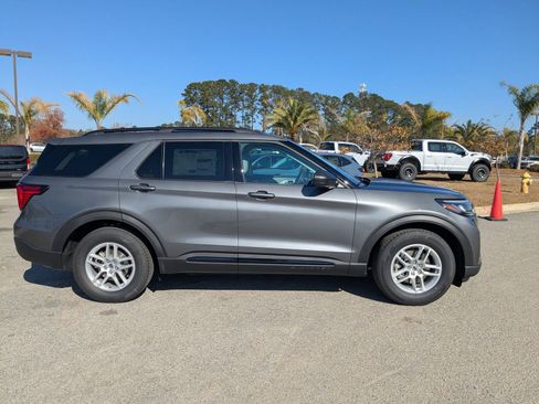 New 2026 Ford Explorer Active w/ Active Comfort Package image 4