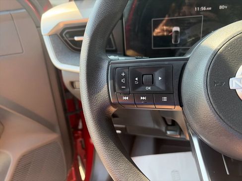 Used 2025 Nissan Kicks SV AWD/4WD image 28