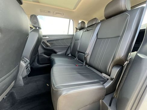 Used 2022 Volkswagen Tiguan SE w/ Panoramic Sunroof Package image 20