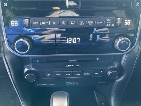 Used 2022 Lexus GX 460 Premium image 15