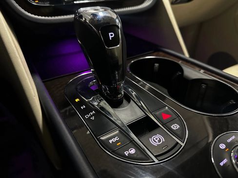 Used 2019 Bentley Bentayga V8 Sport Utility 4D image 53