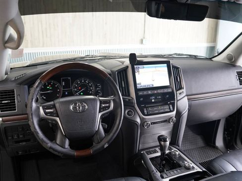 Used 2017 Toyota Land Cruiser AWD/4WD image 11