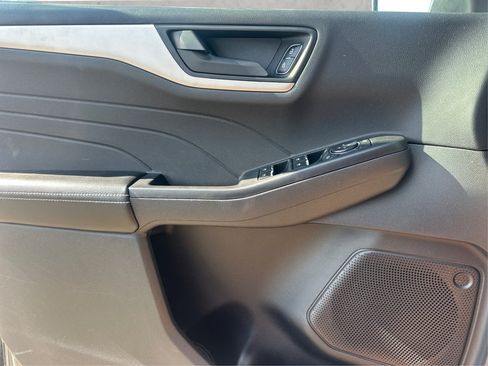 Used 2022 Ford Escape SE FWD image 28