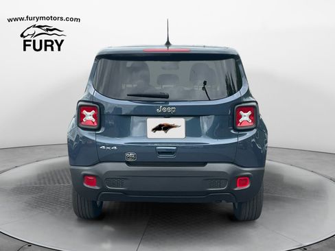 Used 2023 Jeep Renegade Latitude AWD/4WD image 4