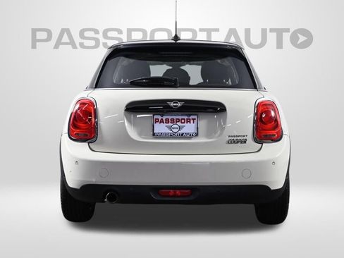 Used 2019 MINI Cooper 4-Door Hardtop FWD image 8