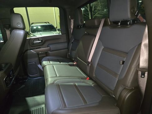 Used 2023 GMC Sierra 2500 Denali image 13