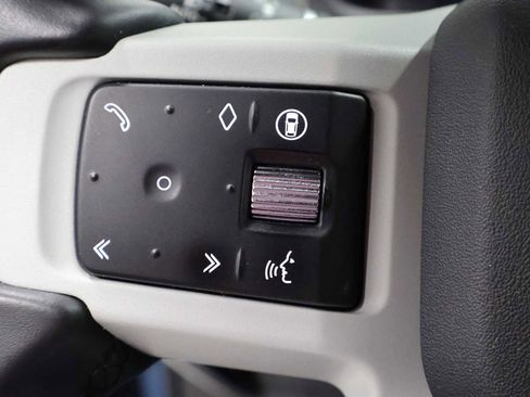Used 2024 Land Rover Defender 110 X-Dynamic SE AWD/4WD image 25