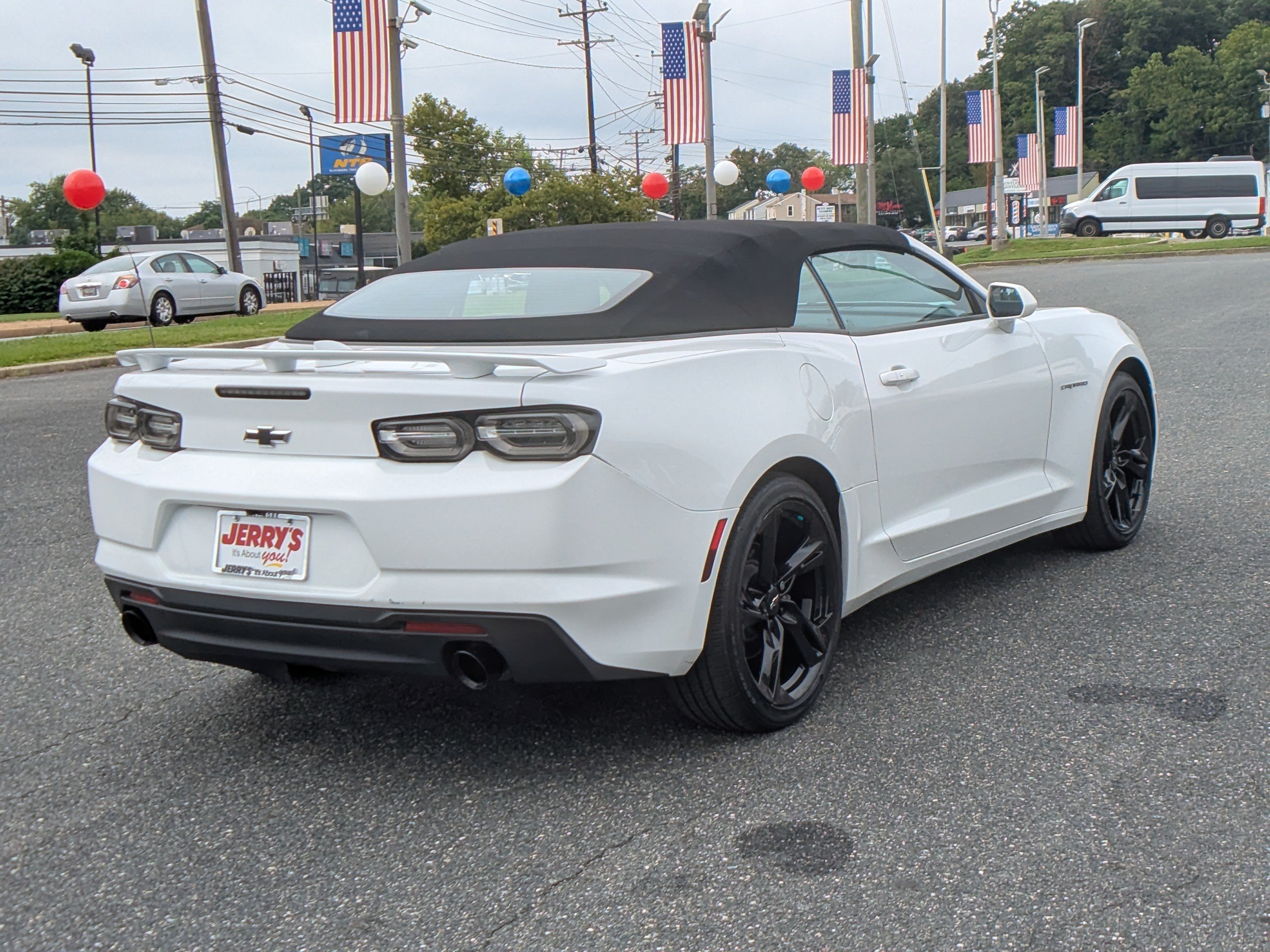 Used 2024 Chevrolet Camaro LT RWD image 10