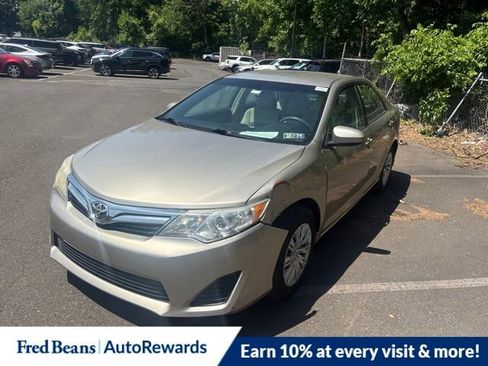 Used 2013 Toyota Camry LE FWD image 1