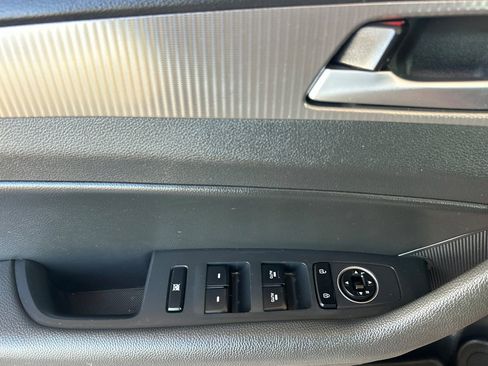 Used 2018 Hyundai Sonata Limited image 8