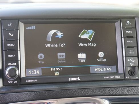 Used 2016 Chrysler Town & Country Touring-L FWD image 27