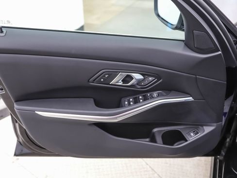 Certified 2025 BMW 330i xDrive Sedan w/ Convenience Package image 9