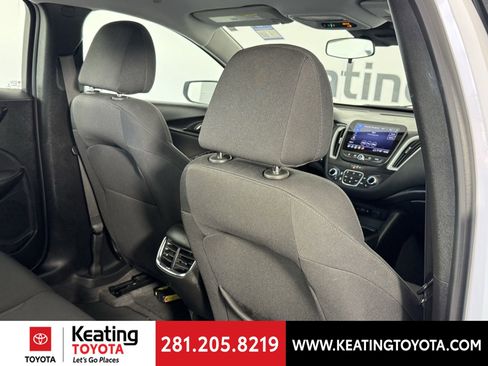 Used 2023 Chrysler Pacifica Limited image 19