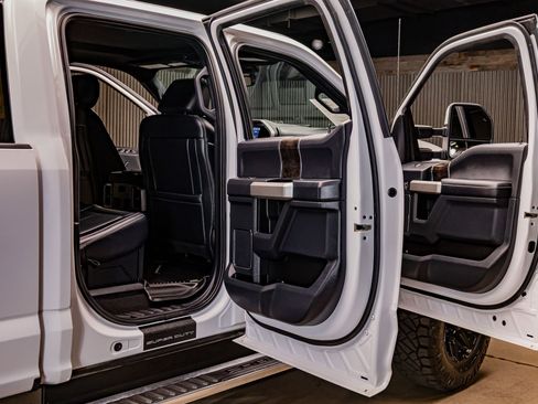 Used 2022 Ford F250 Lariat w/ FX4 Off-Road Package image 29