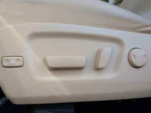 Used 2019 Toyota Highlander Limited image 29