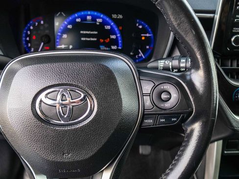 Certified 2022 Toyota Corolla Cross XLE image 37
