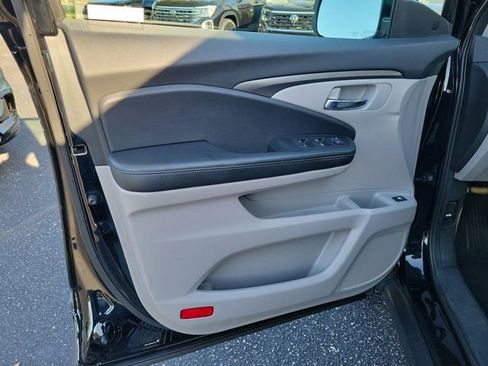Used 2019 Honda Pilot EX image 15